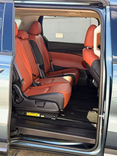 2025 KIA Carnival