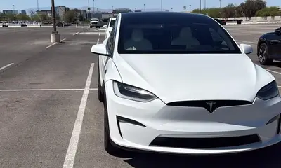 2022 Tesla Model X Plaid (White)