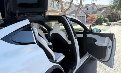 2022 Tesla Model X Plaid (White)
