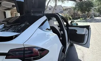 2022 Tesla Model X Plaid (White)