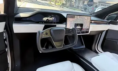 2022 Tesla Model X Plaid (White)
