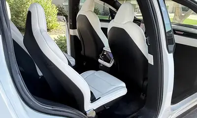 2022 Tesla Model X Plaid (White)