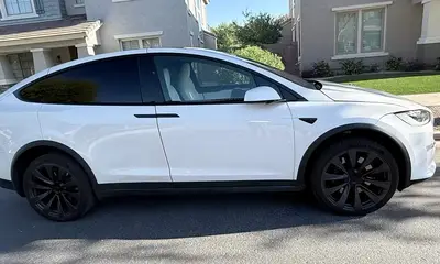 2022 Tesla Model X Plaid (White)