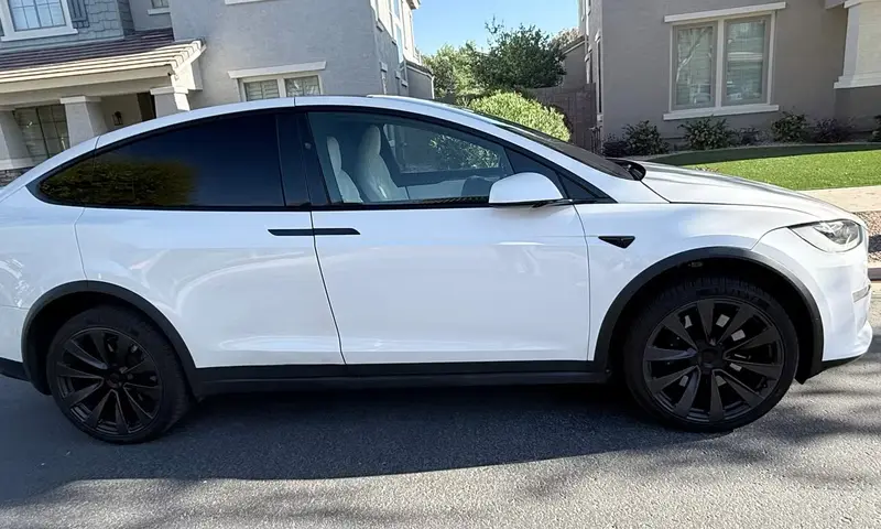 2022 Tesla Model X Plaid (White)