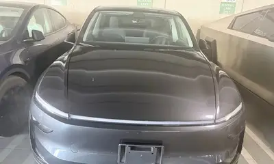 2026 Tesla Model Y Premium (Black)