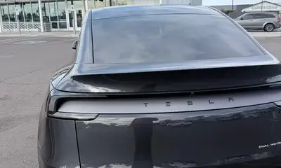 2026 Tesla Model Y Premium (Black)