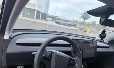 2026 Tesla Model Y Premium (Black)