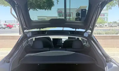 2026 Tesla Model Y Premium (Black)