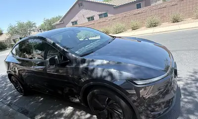 2026 Tesla Model Y Premium (Black)