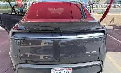 2026 Tesla Model Y Premium (Black)