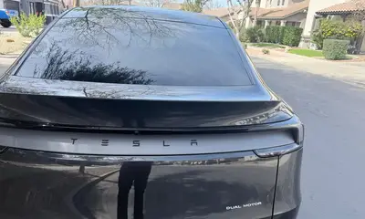 2026 Tesla Model Y Premium (Black)