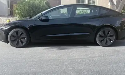 2026 Tesla Model 3 Premium (Black)