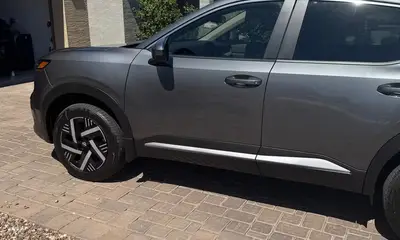 2025 Nissan Kicks Gray