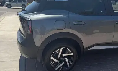 2025 Nissan Kicks Gray