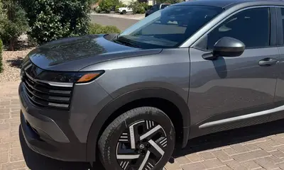 2025 Nissan Kicks Gray