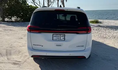 2023 Chrysler Pacifica