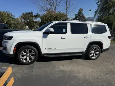 2022 Jeep Wagoneer