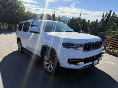 2022 Jeep Wagoneer